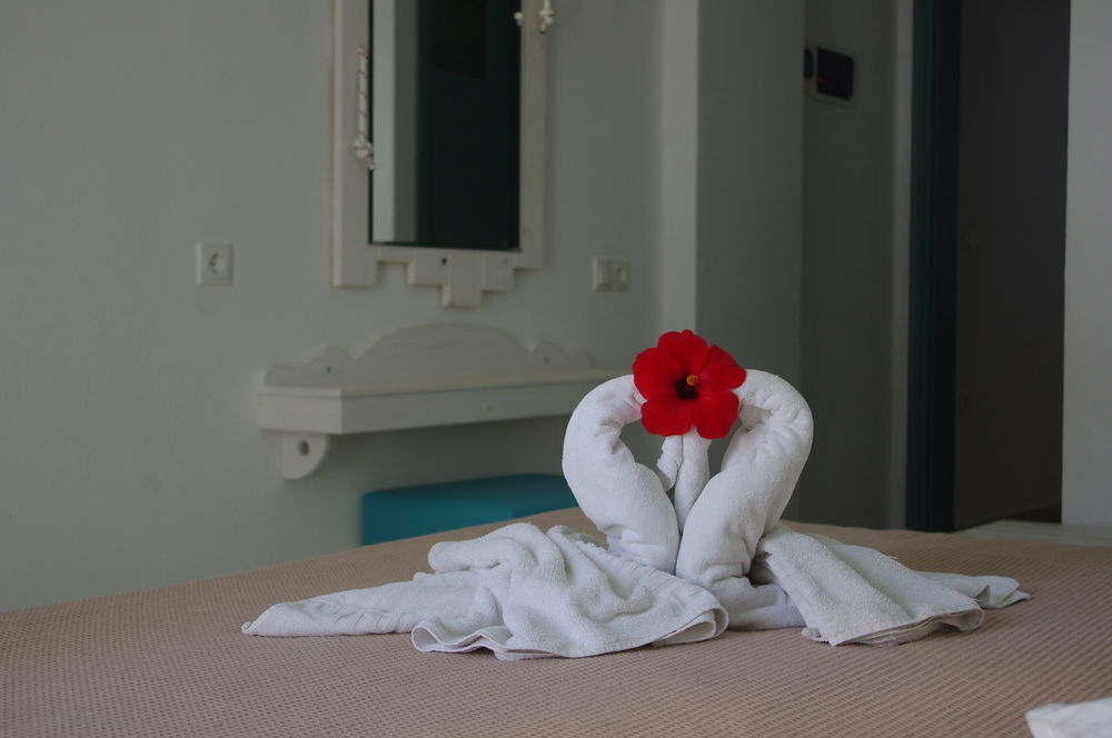 Iris Boutique Hotel Камари Экстерьер фото
